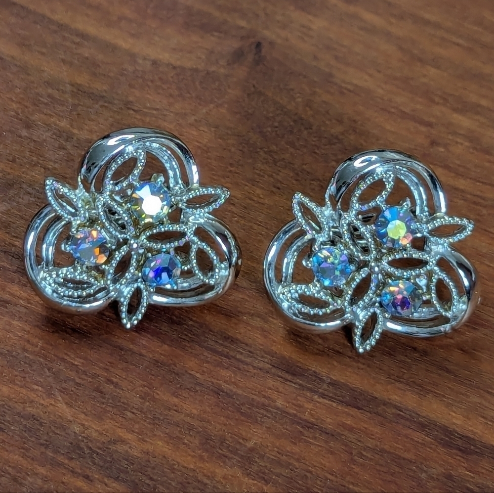 🫧 Vintage Coro silver tone Aurora Borealis AB crystal clip signed earri…